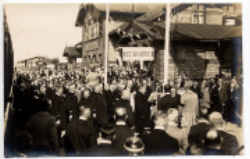 Gustav V mottas på Ängelholms station - av bl.a. Gotthard Gustav V mottas på Ängelholms station - av bl.a. Gotthard